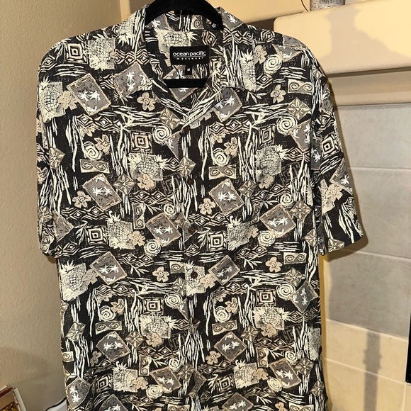 Ocean Pacific Vintage Men's Black Hawaiian Abstract Short Sleeve Shirt (Med) - Picture 11 of 11